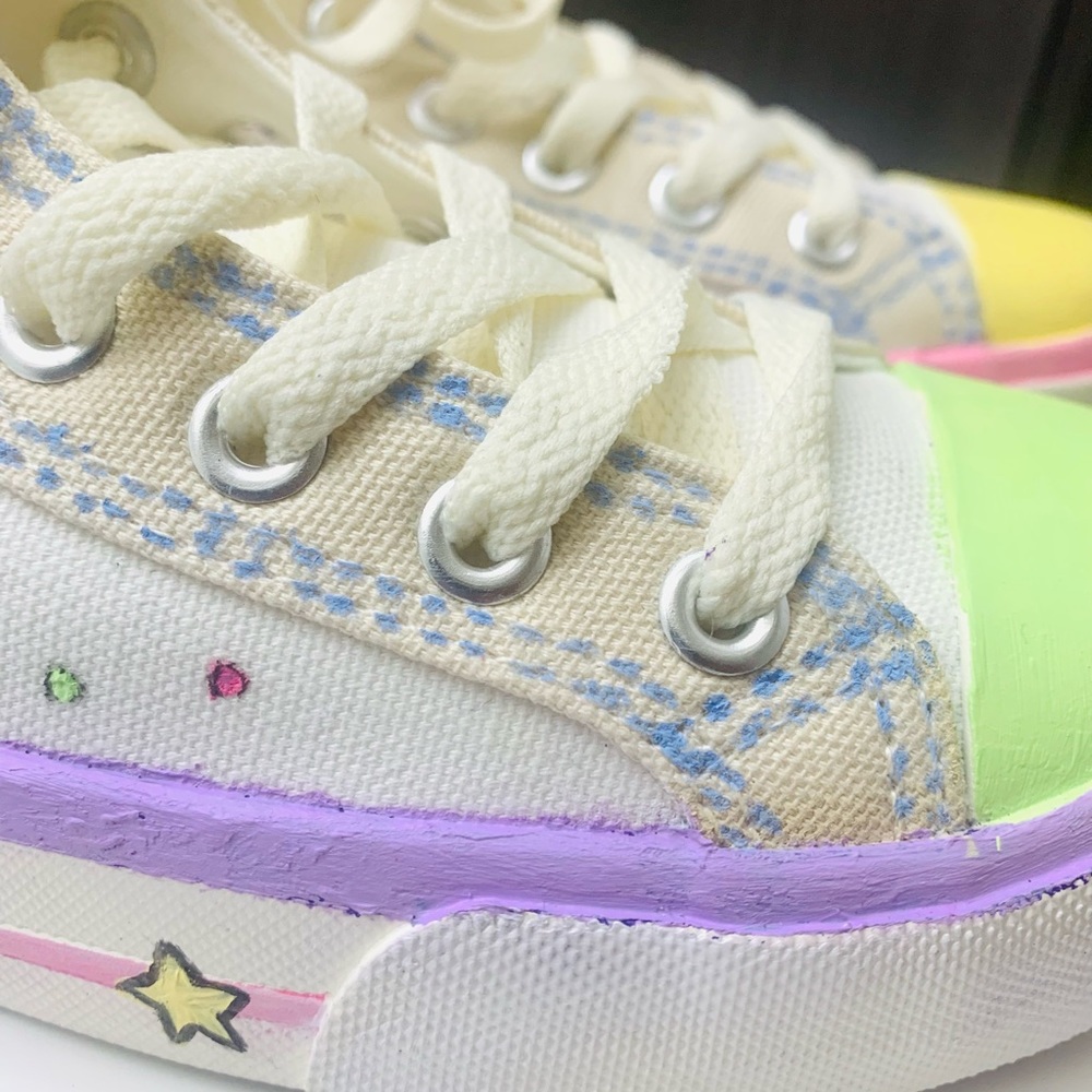 CUSTOM HAND-PAINTED SNEAKERS - Picture 5 of 11